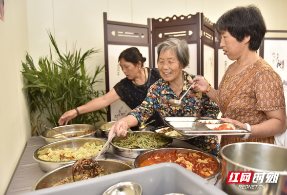 幸福感满满 张家界市永定区首家社区“长者食堂”正式启用