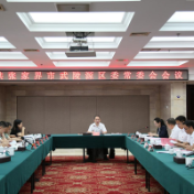 张龚主持召开区委常委会2021年第17次会议