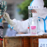 抗疫先锋｜周琼：奔波在城镇乡村的核酸采样人