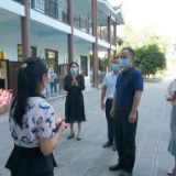 礼赞教师节浓浓尊师意 武陵源区领导开展教师节走访慰问活动