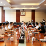 武陵源区委理论学习中心组举行2021年第八次集中学习