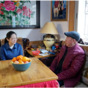 吴俞萍看望慰问退休老干部及先进模范典型