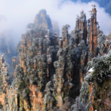 笔写云中景 诗吟画外身 张家界黄石寨“守护者”把“诗化的山水”写成歌