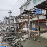 控违治违｜打响合作桥乡2022年“控违治违”第一枪——岩口村集镇违建整治行动