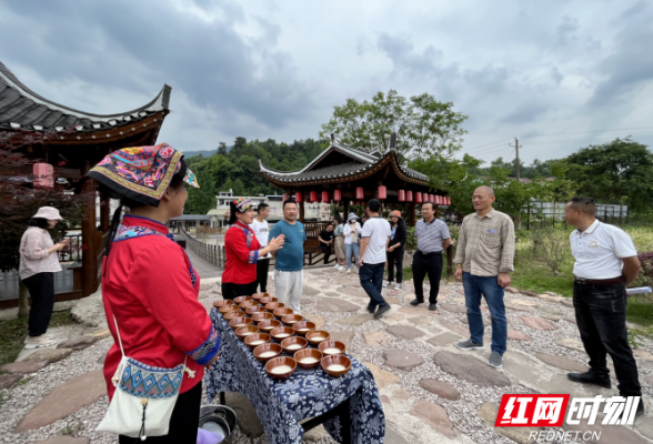 张家界市民宗局组织开展民族团结进步创建互观互检活动