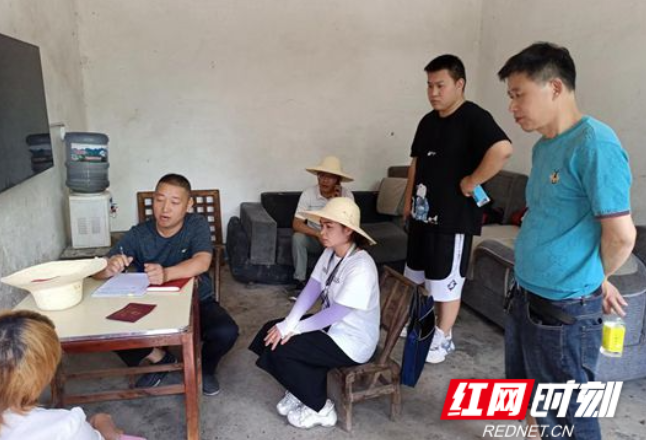永定区桥头乡桥头村：低保核查入户 暖心服务到家