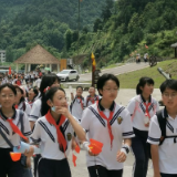 大型研学团队进入红军体验园