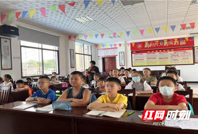 慈利金慈街道丰阳村经典读书班——让孩子们暑假有了好去处