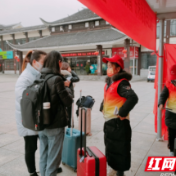 张家界：全力做好旅客入境温情服务  为欢度元宵佳节保驾护航