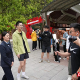 “东方甄选看世界”直播张家界  728万人围观，成交额3190万元