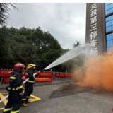 张家界消防走进张家界市交投停车管理有限公司开展消防安全培训演练