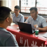 张家界：公益普法志愿服务进企业 优化法治化营商环境