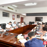 刘革安主持召开政法系统优化营商环境调研座谈会