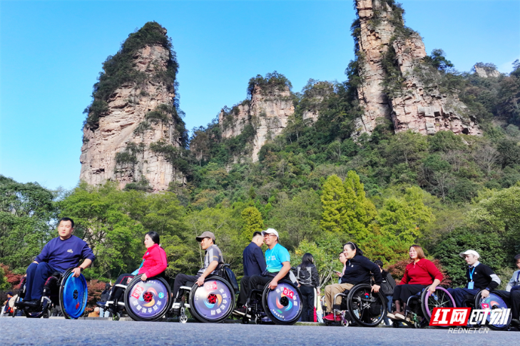 湖南省旅游从业人员“铸牢中华民族共同体意识”讲解大赛暨专题教育培训会在张家界举行