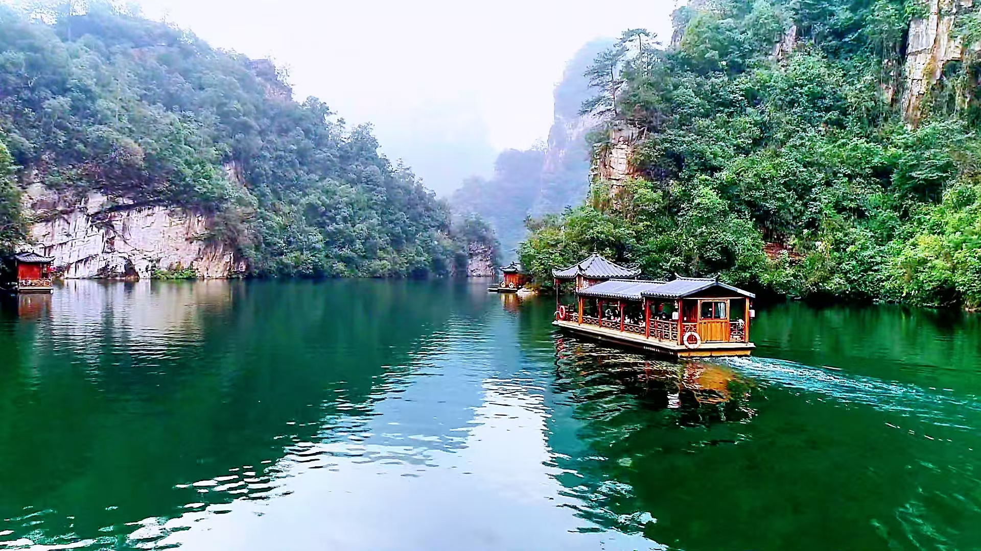 张家界：冬游宝峰湖 沉醉山水间