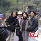 韩国游客青睐张家界宝峰湖