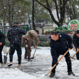 【新春走基层】扫雪除冰，张家界市自然资源和规划局在行动