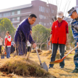 张家界航院：共植同心树 共育民族情