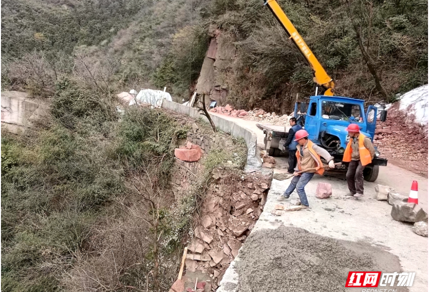 慈利：加强景区公路养护 助力旅游发展