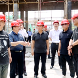 武陵源区：屈辉带队调研重点项目建设推进情况