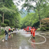 张管局开展五月“景区全员清洁日”活动