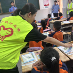 高铁站“驶入”永定区中建•敦谊小学，共绘“知路爱路护路”安全画卷！