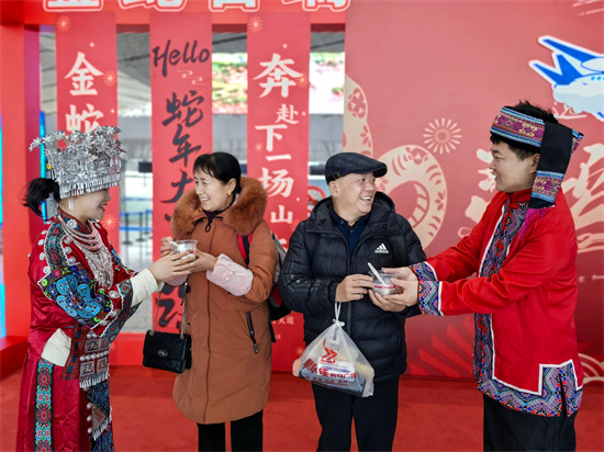 一碗汤圆一份情 张家界机场暖心服务过元宵