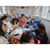 保靖卧当小学：答疑解惑共前行 经验交流促成长