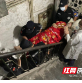 我为群众办实事｜男子在家突发脑溢血 警医合力抬下六楼抢救