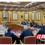 问策路上脉络清,人民至上映初心