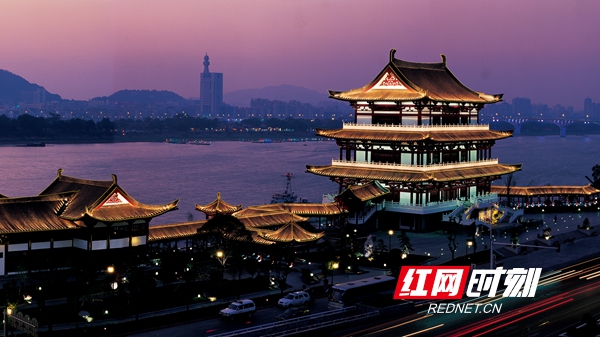 天心区杜甫江阁登顶湖南省、长沙市的热门景区NO.1.jpg