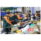 好评中国丨读懂“连续5年破千亿件”的快递成绩单