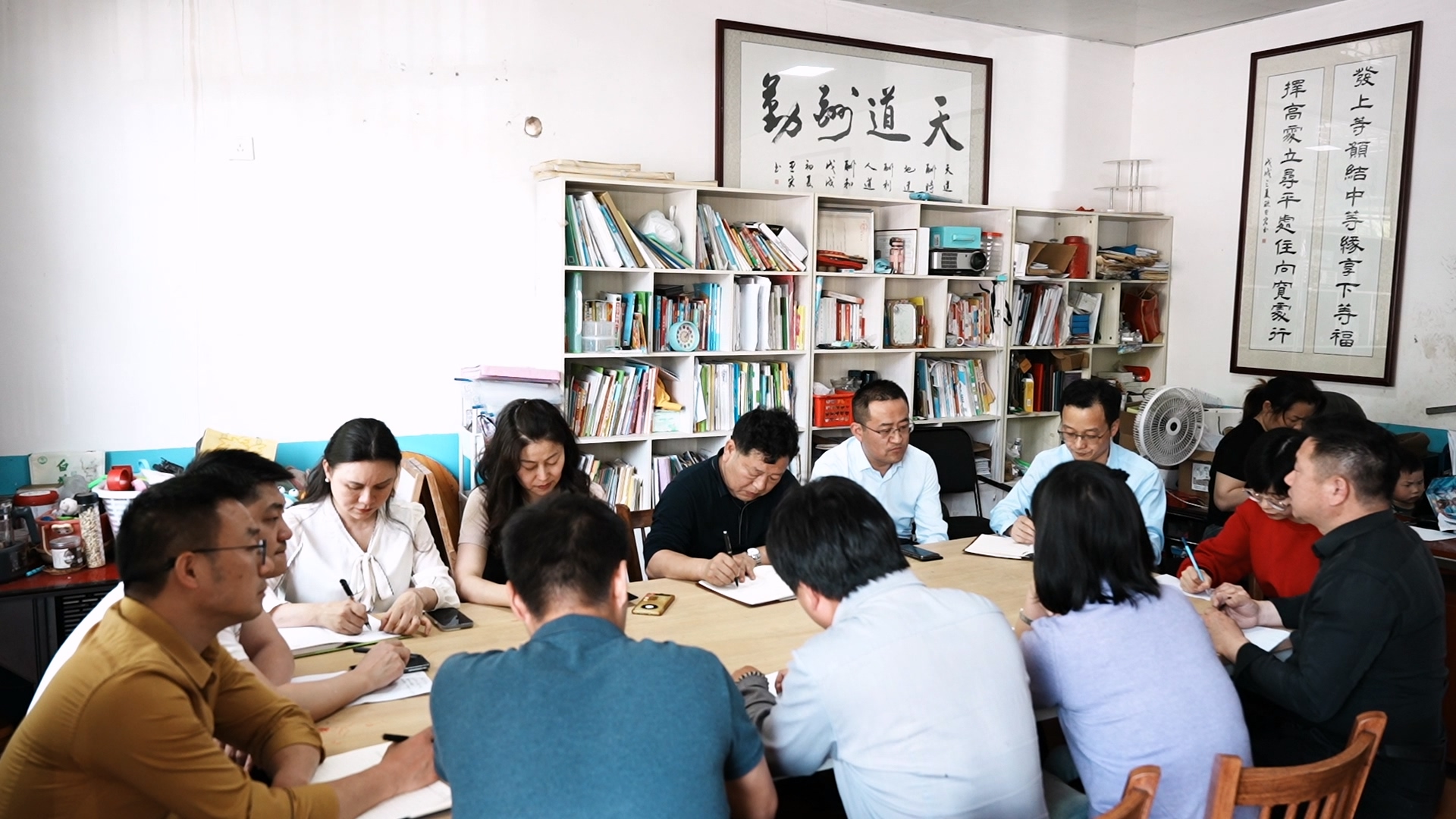 “面对面”送服务、解难题座谈会现场.jpg
