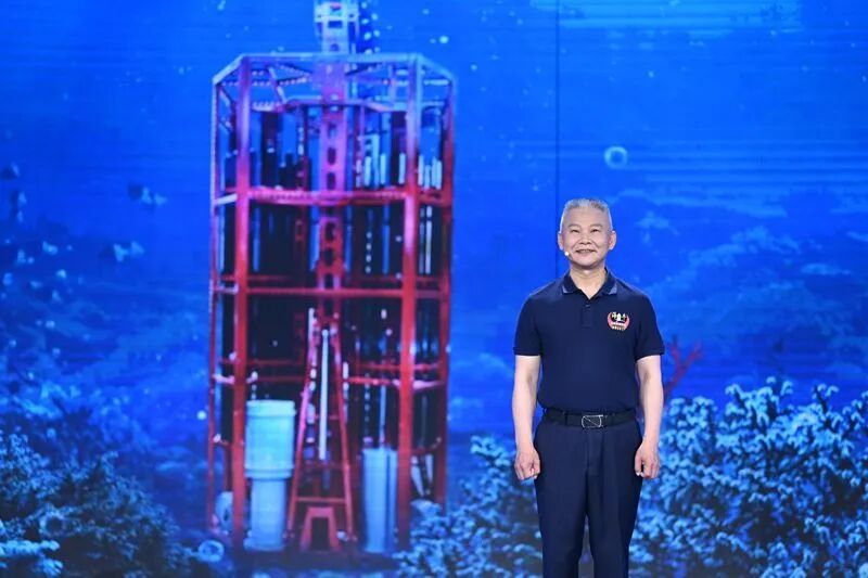 湖南科技大学海洋实验室主任、教授,海牛团队负责人万步炎。.jpg 湖南科技大学海洋实验室主任、教授,海牛团队负责人万步炎。.jpg