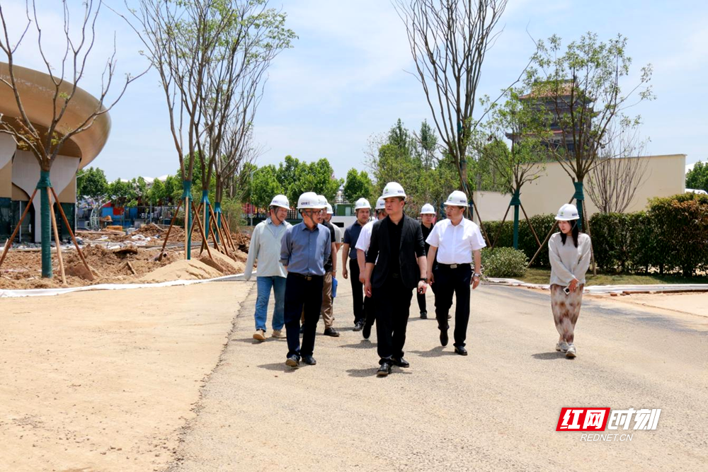 湘潭城发集团领导班子践行一线工作法推动项目建设。.png