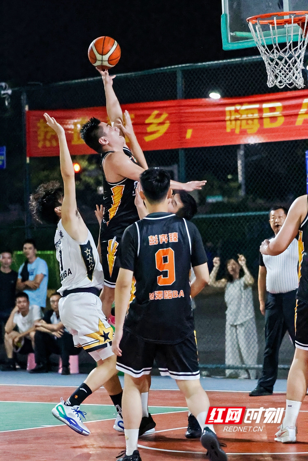 2026年湘潭“天易杯”嗨BA篮球赛现场11..png
