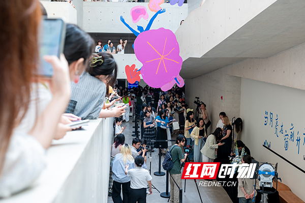 签售会现场（拍摄：彭思宇）.jpg