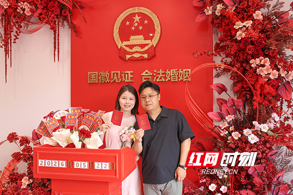 B41A1052副本.jpg