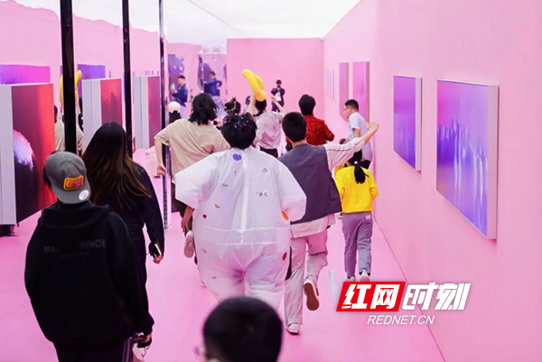 谢子龙影像艺术馆展览现场 (4)副本.jpg