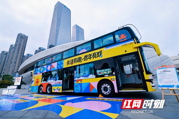 戏剧巴士2_副本.jpg 戏剧巴士2_副本.jpg