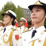 直击解放军仪仗兵训练现场：仪仗兵擎旗手动作精准度有多高