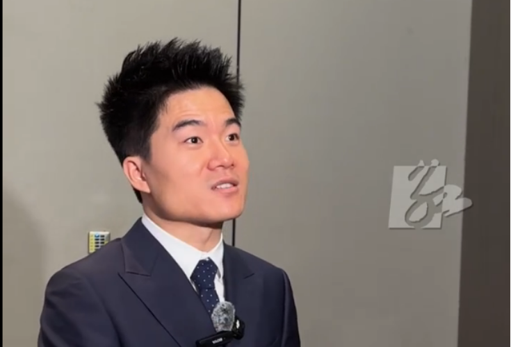 视频丨董宇辉谈高考：人生每个阶段都要尽力