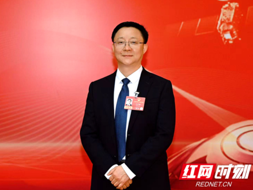 全国人大代表刘庆峰：加大自主可控AI研发与应用 提前布局下一代人工智能