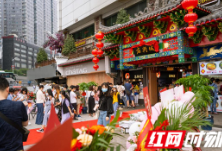 到五一广场庙街简牍博物馆，在“网红”城市品传统之美