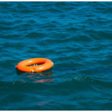 浙江通报：一渔船在东海海域锚泊避风时沉没，仍有11人失联