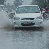 印度南部暴雨引发山洪和山体滑坡，已致26死