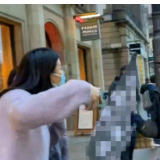 爱国女生英国街头斥责“港独”：“我绝对不允许你分裂我的国家！”