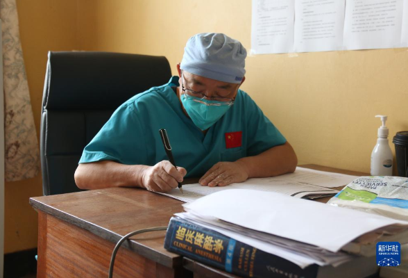 通讯：医者仁心 真诚相助——记援助卢旺达的中国医生