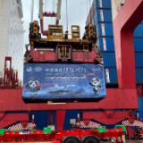 进博会进入倒计时 首批海运全展品箱顺利抵沪