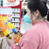 全国多地优化防控举措方便群众生活